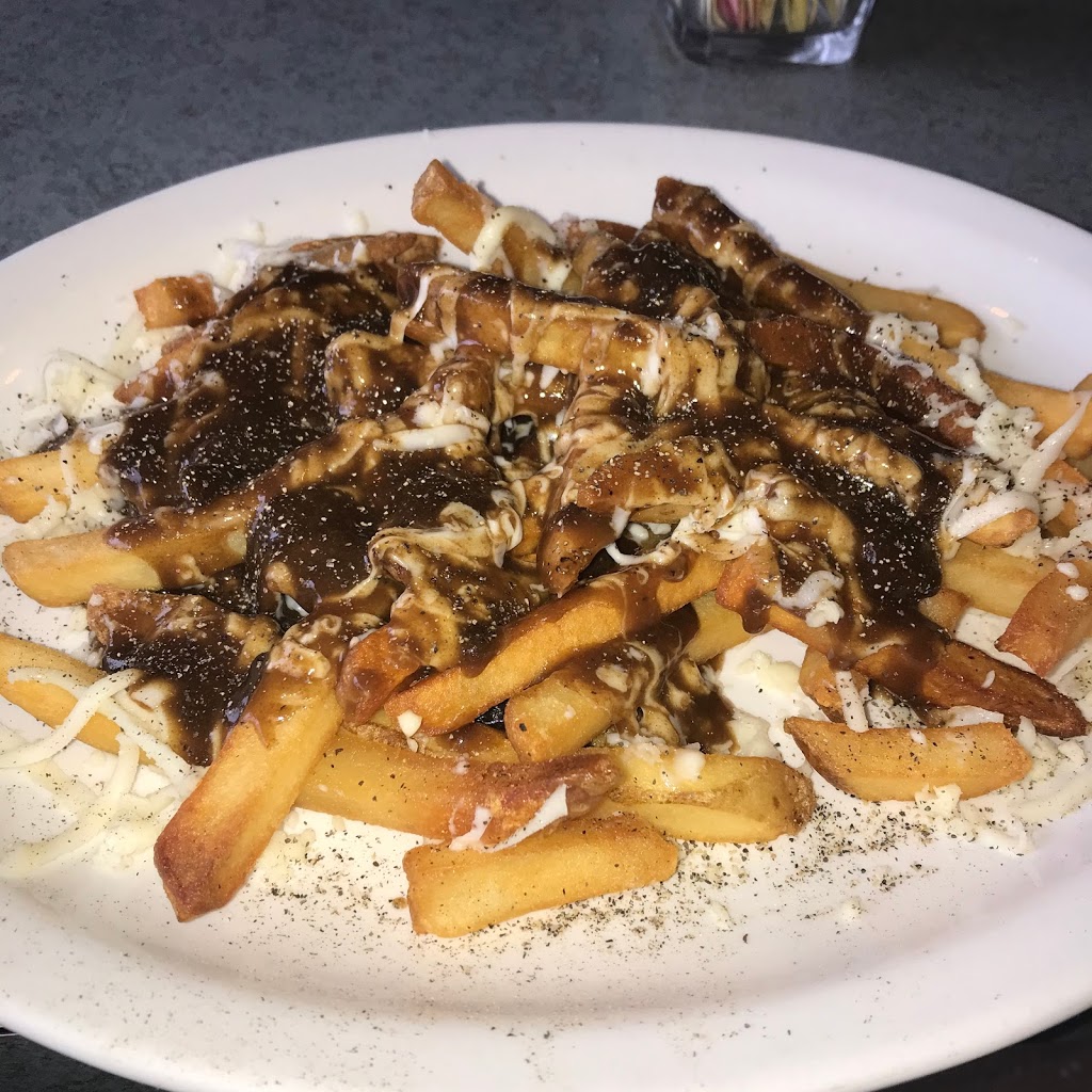 Bullfrogs Eatery | 4 Wellington St, Bloomfield, ON K0K 1G0, Canada | Phone: (613) 393-1174
