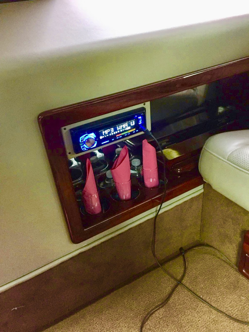 Toronto Airport Stretch Limo. Ca | 43 Bellwood Dr, Whitby, ON L1N 2E3, Canada | Phone: (866) 822-8603