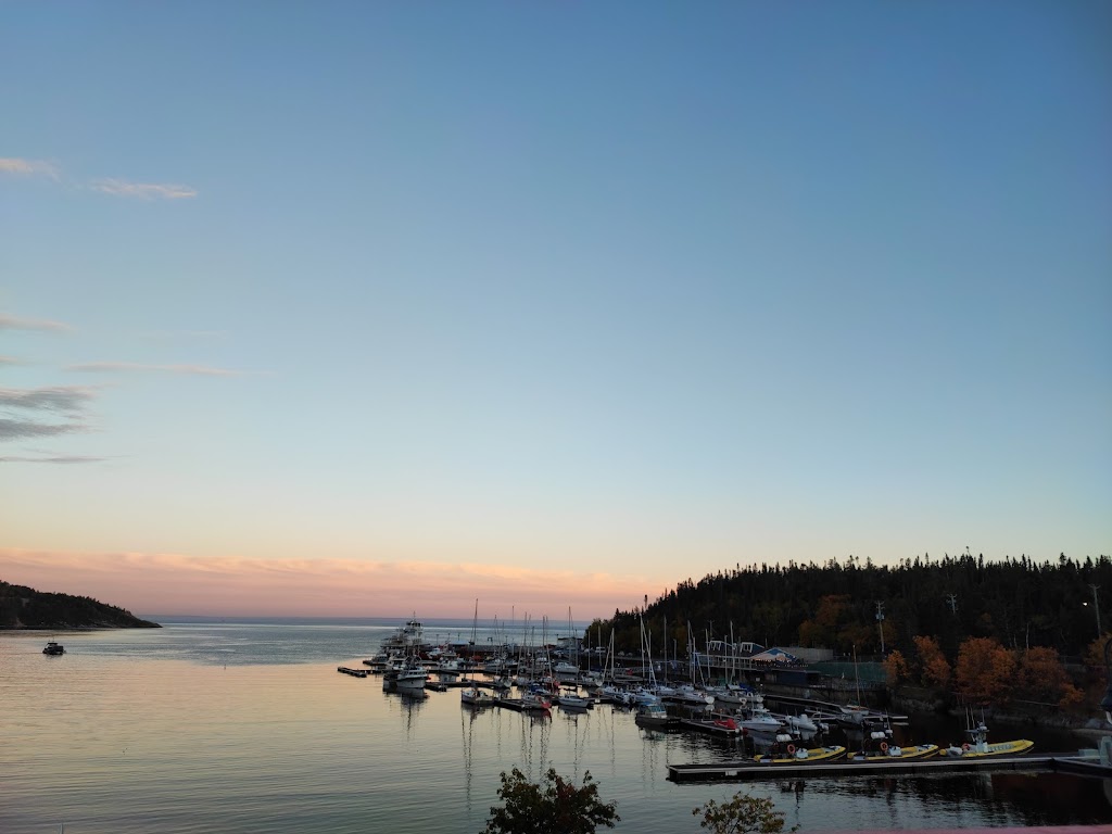Le Gibard | 137 Rue du Bord de lEau, Tadoussac, QC G0T 2A0, Canada | Phone: (418) 235-4534