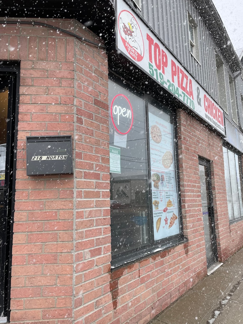 Top Pizza & Chicken | 218 I Horton St E, London, ON N6B 1K9, Canada | Phone: (519) 204-7770