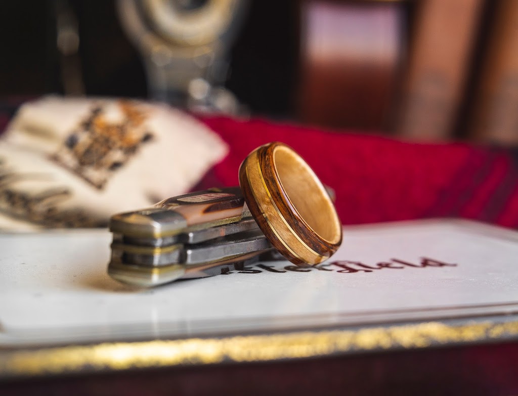 Ring and Grove co | 42A Bolton St, Bobcaygeon, ON K0M 1A0, Canada | Phone: (705) 731-7784