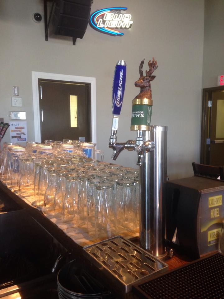 Call-Inns Hotel & Wise-ers Bar and Restaurant | 125 Broadway Avenue East, Pilot Mound, MB R0G 1P0, Canada | Phone: (204) 825-2800