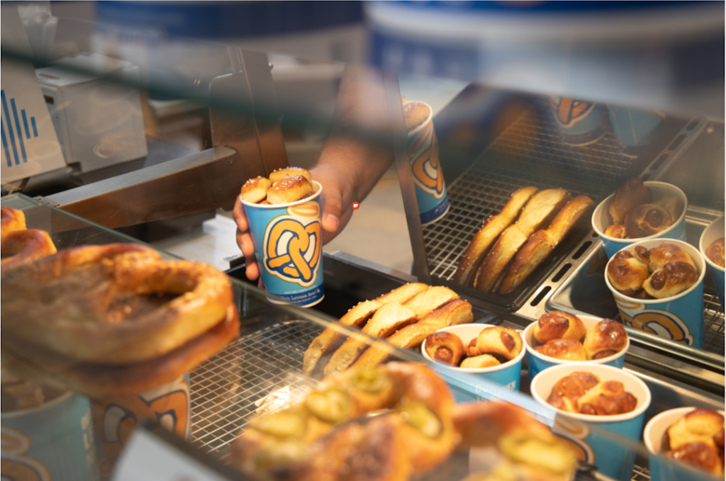 Auntie Annes | 120 McKinley Mall, 3701 S, McKinley Pkwy, Blasdell, NY 14219, USA | Phone: (716) 821-0022