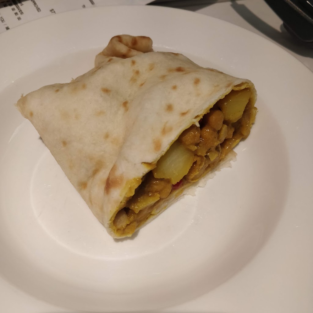 Irie Cuisine | 121 North Service Rd E, Oakville, ON L6H 1A3, Canada | Phone: (905) 338-0599