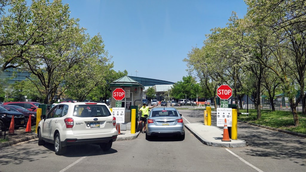 Niagara Falls Visitor Center Parking Lot 1 | Niagara Falls, NY 14303, USA | Phone: (716) 278-1794