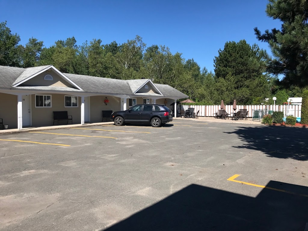 Motel Marie-Dan | 311 Rue des Bouleaux, Sainte-Eulalie, QC G0Z 1E0, Canada | Phone: (819) 225-4604