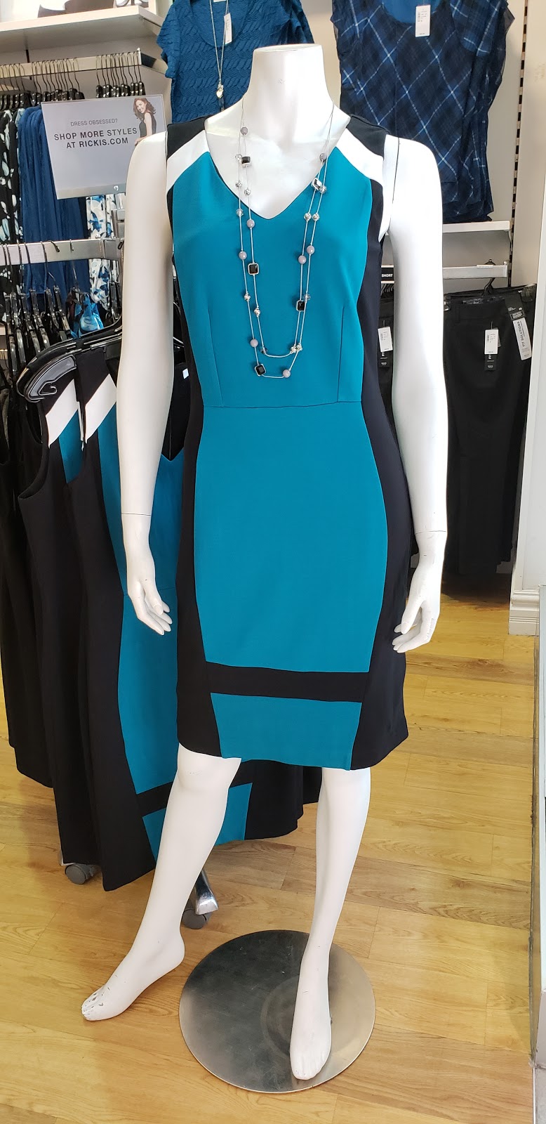 Rickis | Georgian Mall, 509 Bayfield St, Barrie, ON L4M 4Z8, Canada | Phone: (705) 726-4888