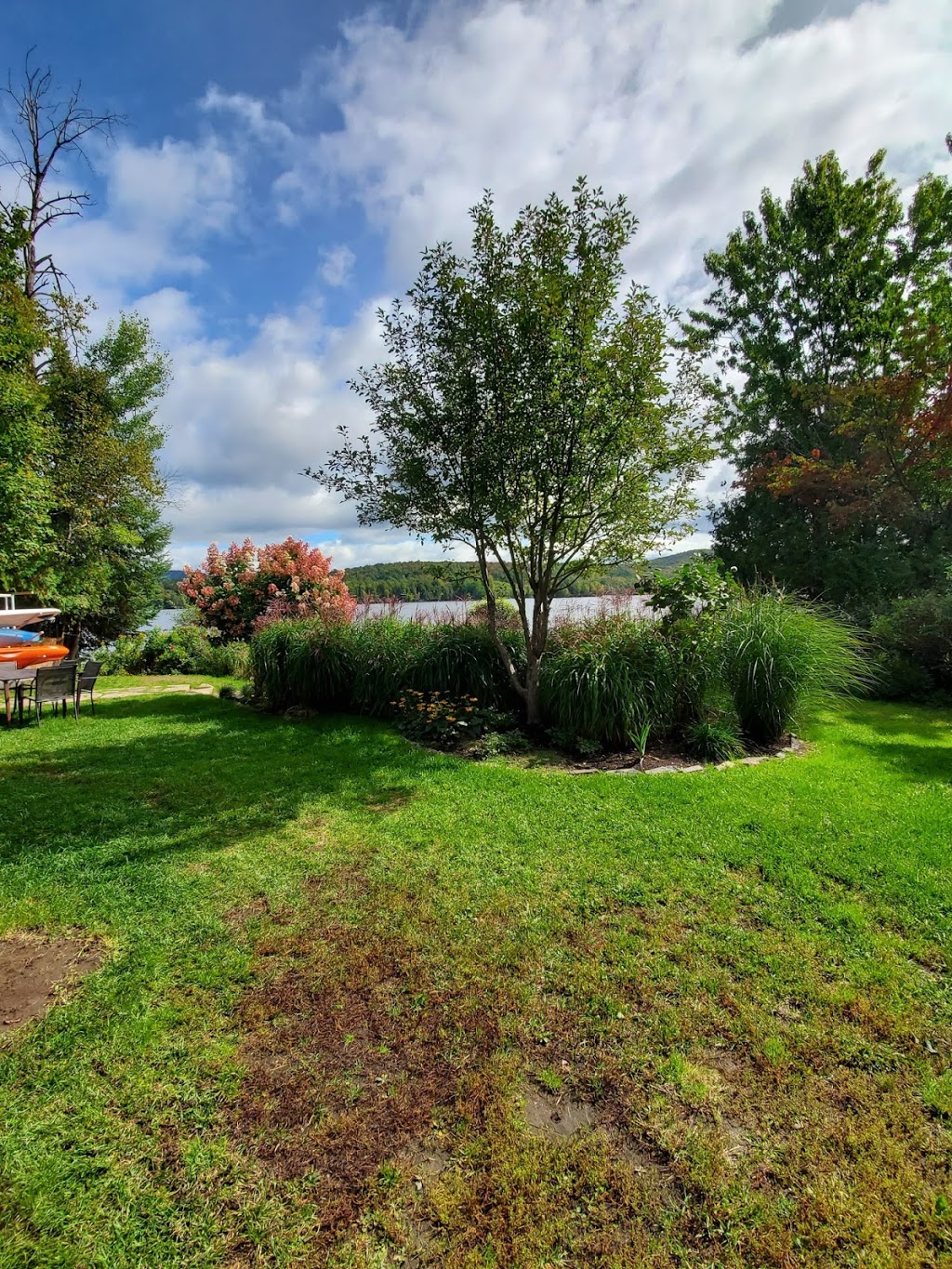 Chalet au Bord du Lac | 2384 Rue Labelle, Mont-Tremblant, QC J8E 1T8, Canada | Phone: (514) 290-4601