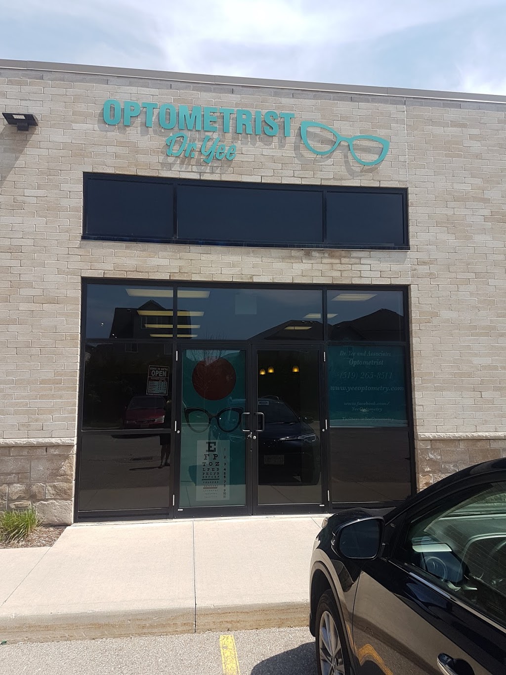 Dr. Yee and Associates, Optometrist | 1499 Gordon St #2, Guelph, ON N1L 1C9, Canada | Phone: (519) 265-8511