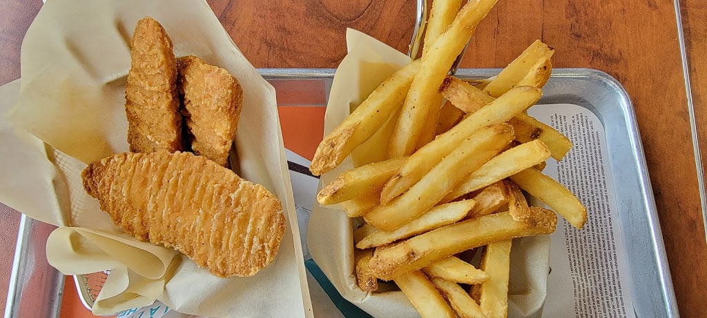 A&W Canada | 20 Bd Frontenac O, Thetford Mines, QC G6G 1M7, Canada | Phone: (418) 755-0302