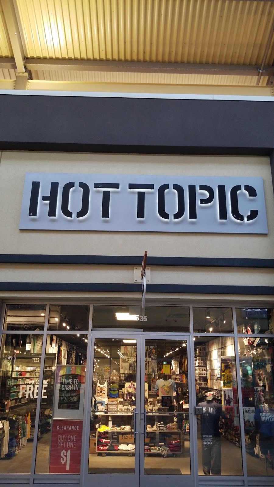 Hot Topic | 8555 Campeau Dr #735, Kanata, ON K2T 1B7, Canada | Phone: (613) 435-6971