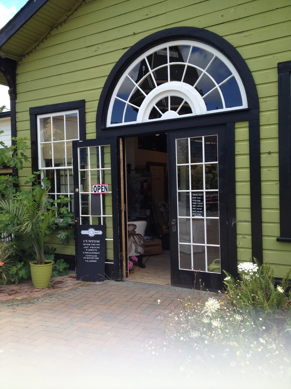 Studio 1867 | 4705 Trans-Canada Hwy Unit K, Duncan, BC V9L 6E1, Canada | Phone: (250) 886-4884