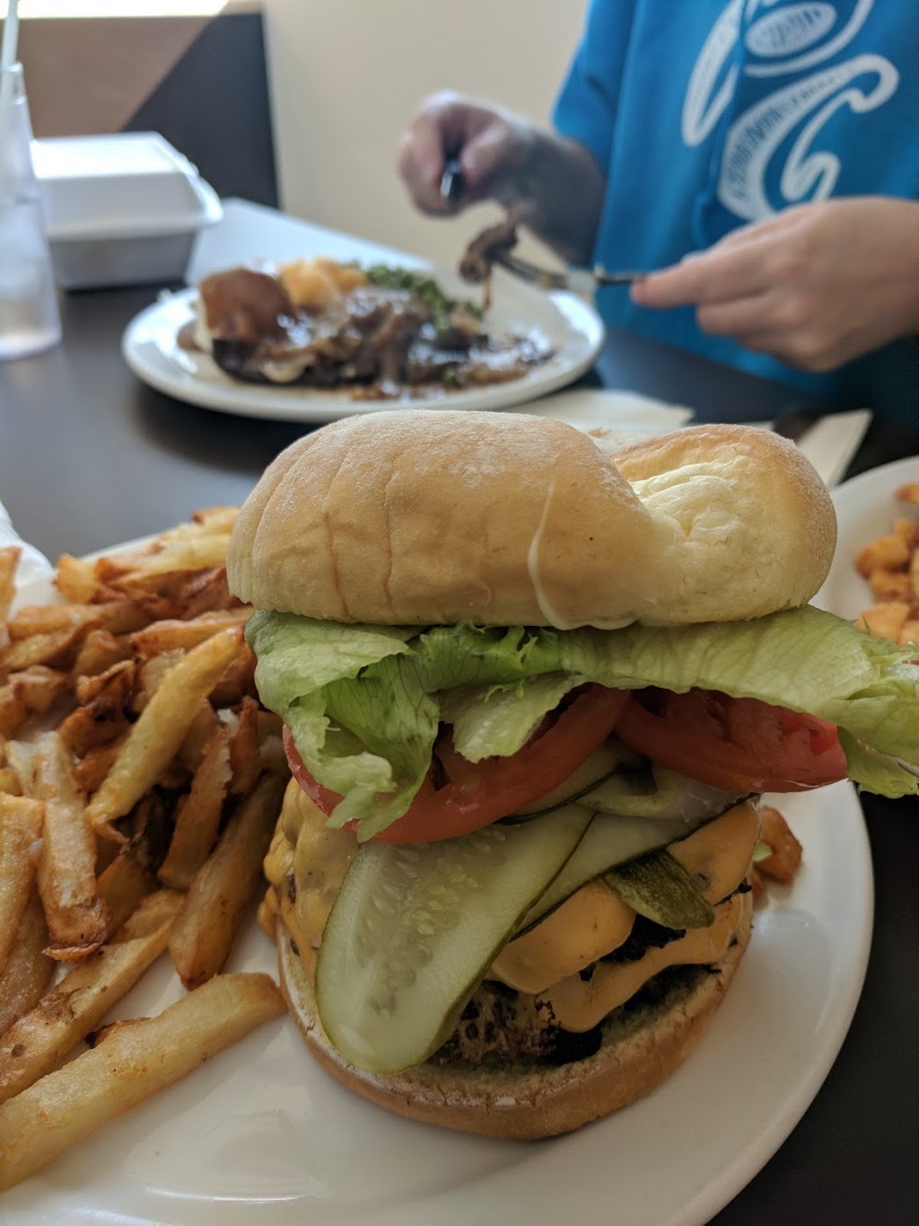 Little Beaver Restaurant | 9909 Glendon Dr, Komoka, ON N0L 1R0, Canada | Phone: (519) 471-1200