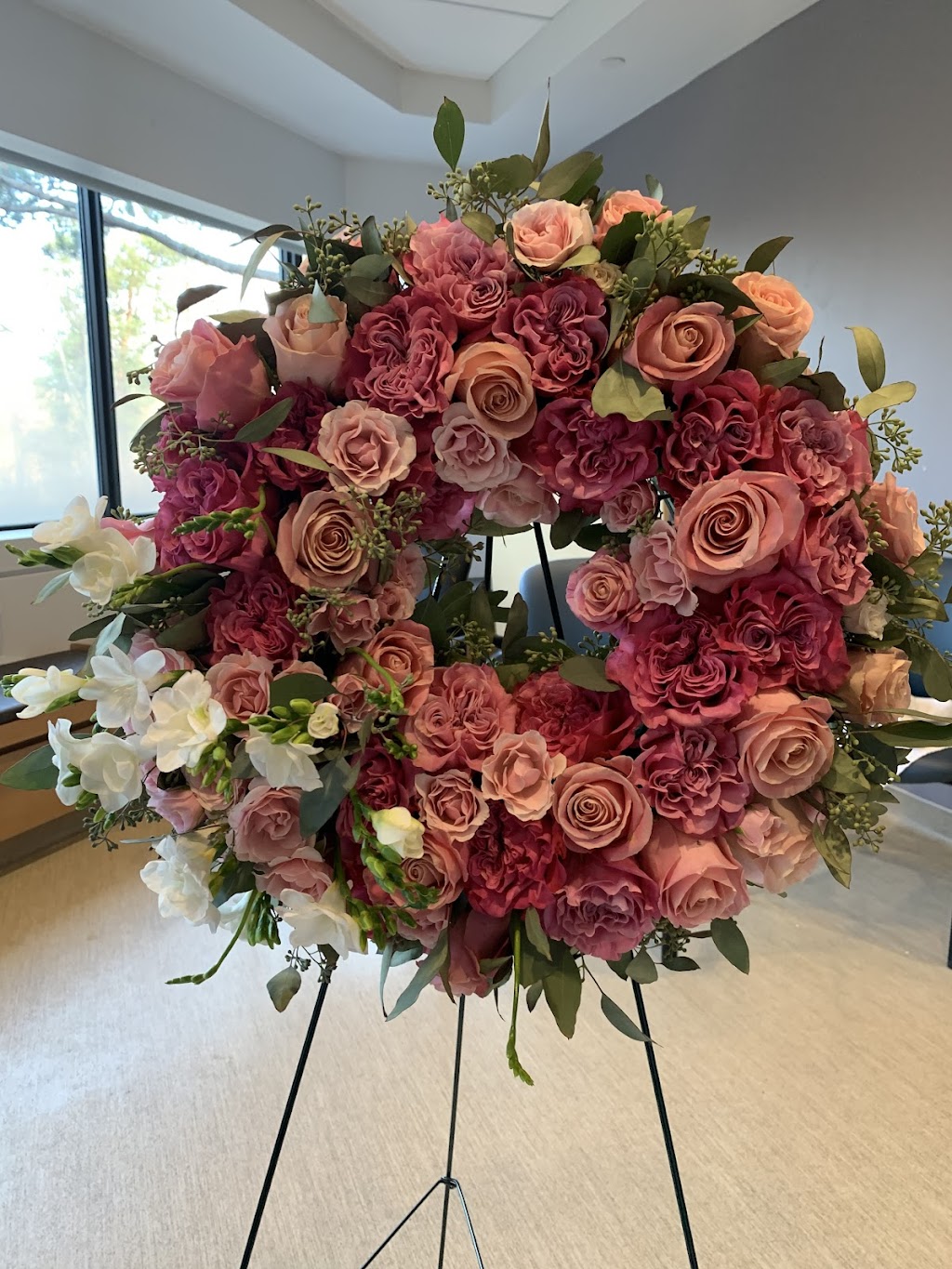 Amber Flowers | 119 Whitney Pl, Thornhill, ON L4J 6V3, Canada | Phone: (647) 671-9910