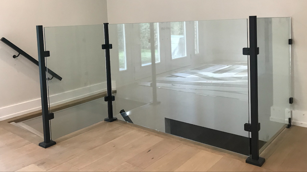 Frameless Shower Glass Doors And Enclosures | 234 Schreyer Crescent, Milton, ON L9T 7B5, Canada | Phone: (416) 579-3377