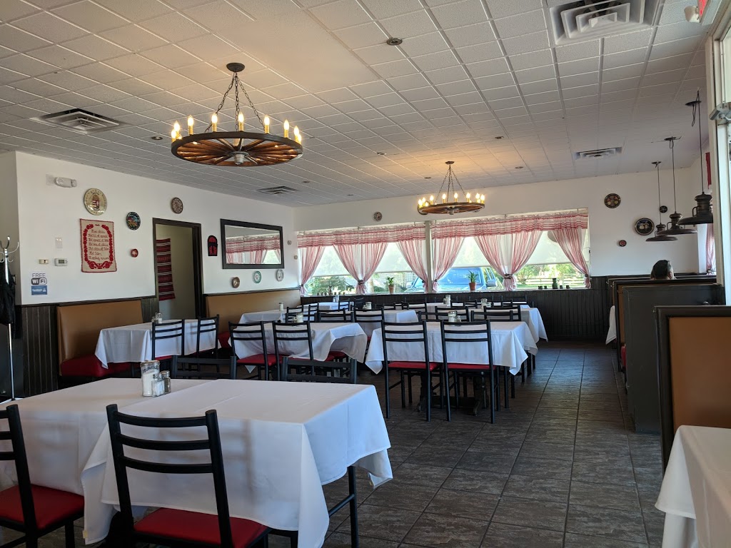 Hungarian Restaurant "Aranka Csárda" | 7447 Longwoods Rd, London, ON N6P 1L2, Canada | Phone: (519) 652-9696