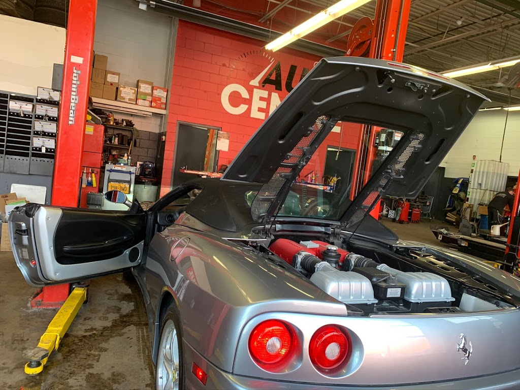 Oakville Auto Centre | 210 North Service Rd W, Oakville, ON L6M 2Y2, Canada | Phone: (905) 842-5678