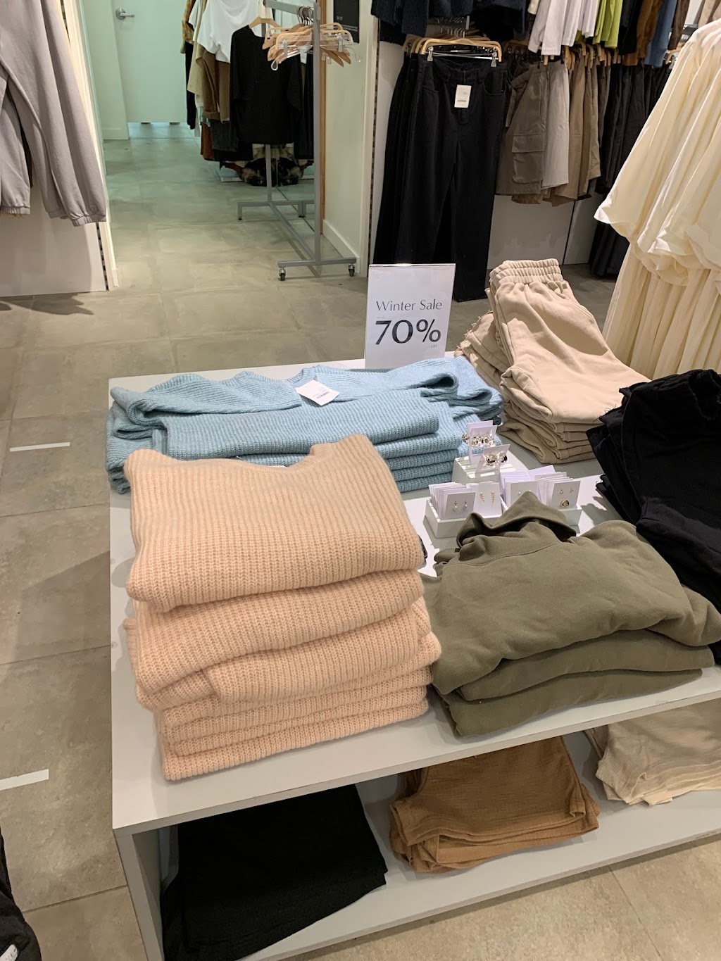 OAK + FORT Outlet | 7899 Templeton Station Rd #1010, Richmond, BC V7B 0B7, Canada | Phone: (604) 655-6911