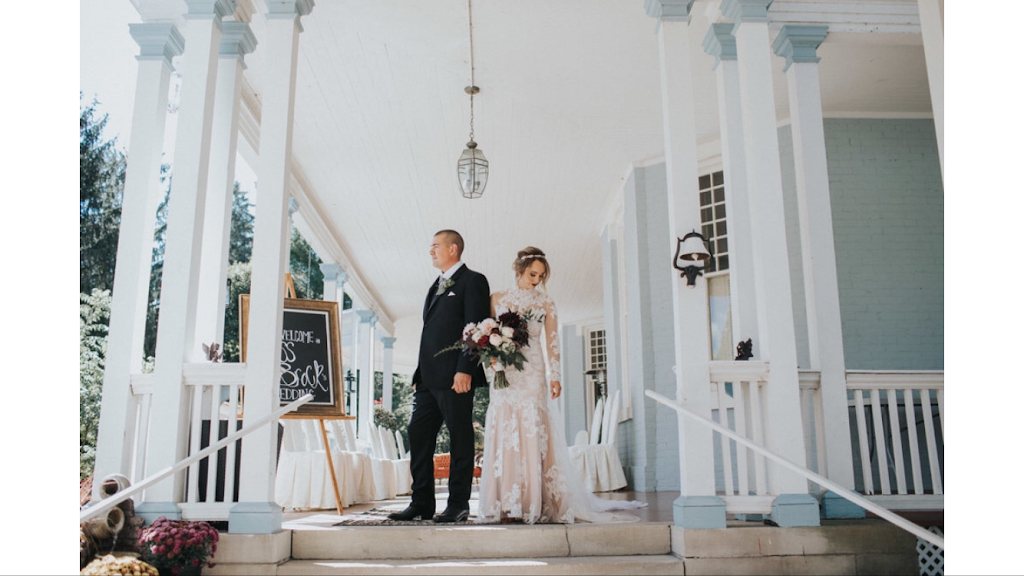 The Sir William Mackenzie Inn | 1011 Portage Rd, Kirkfield, ON K0M 2B0, Canada | Phone: (855) 316-6025