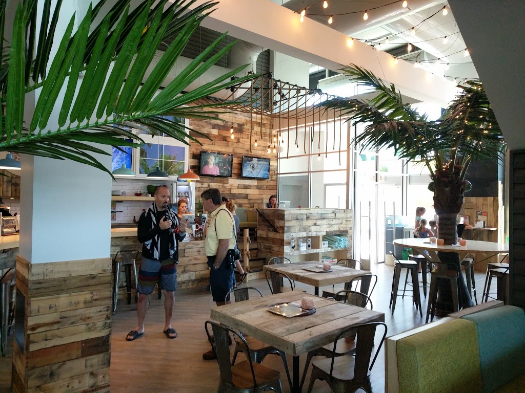 Centre De Surf Intérieur | Maeva Surf | 2005 Boulevard Daniel-Johnson Entrée par la, Promenade Du Centropolis, Laval, QC H7T 1H8, Canada | Phone: (450) 934-6238