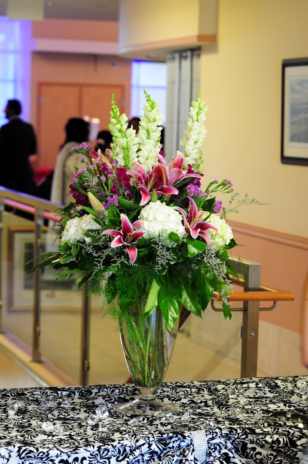 Mums Flowers | 4665 Central Pkwy E, Mississauga, ON L4Z 2V4, Canada | Phone: (905) 568-1777