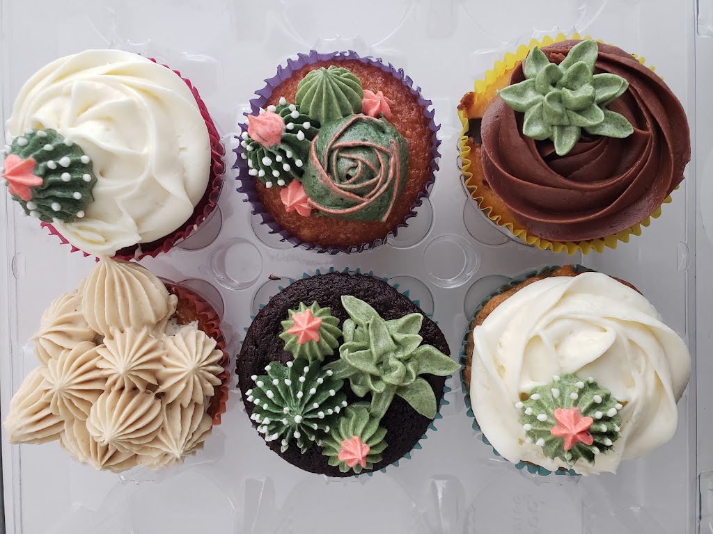 Vals Cupcakery | 1067 Ambercrest St, Gloucester, ON K1J 1G3, Canada | Phone: (613) 315-9656