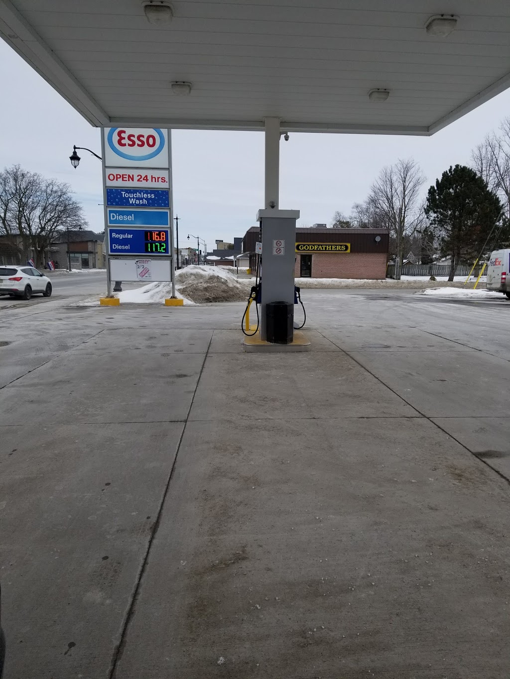 Esso | 544 Main St S, Exeter, ON N0M 1S1, Canada | Phone: (226) 423-2126