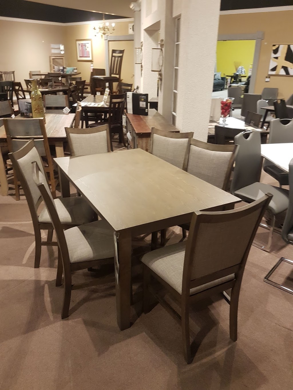 Leons Furniture | R.R. #2, Hwy #40 N, Chatham-Kent, ON N7M 5J2, Canada | Phone: (519) 351-4616
