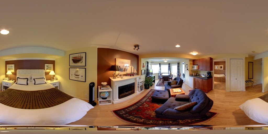 At The Shore Luxury Waterfront Bed and Breakfast | 6394 Gale Ave N, Sechelt, BC V0N 3A5, Canada | Phone: (604) 740-9962
