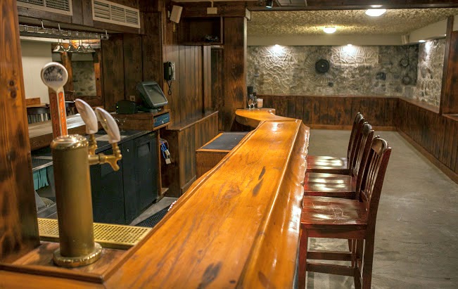 Arlington Hotel | 106 Grand River St N, Paris, ON N3L 2M5, Canada | Phone: (226) 227-1767