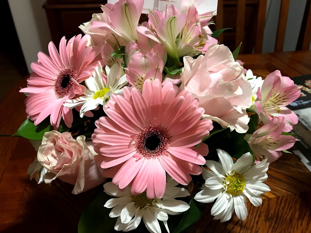 La Grâce des Fleurs | 3975 Boulevard Saint-Martin O, Laval, QC H7T 1B7, Canada | Phone: (450) 688-0000