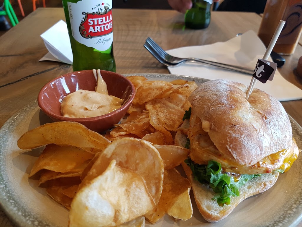 Nandos Courtneypark (Mississauga) | 90 Annagem Blvd Unit V4, Mississauga, ON L5T 2Y3, Canada | Phone: (905) 565-1650