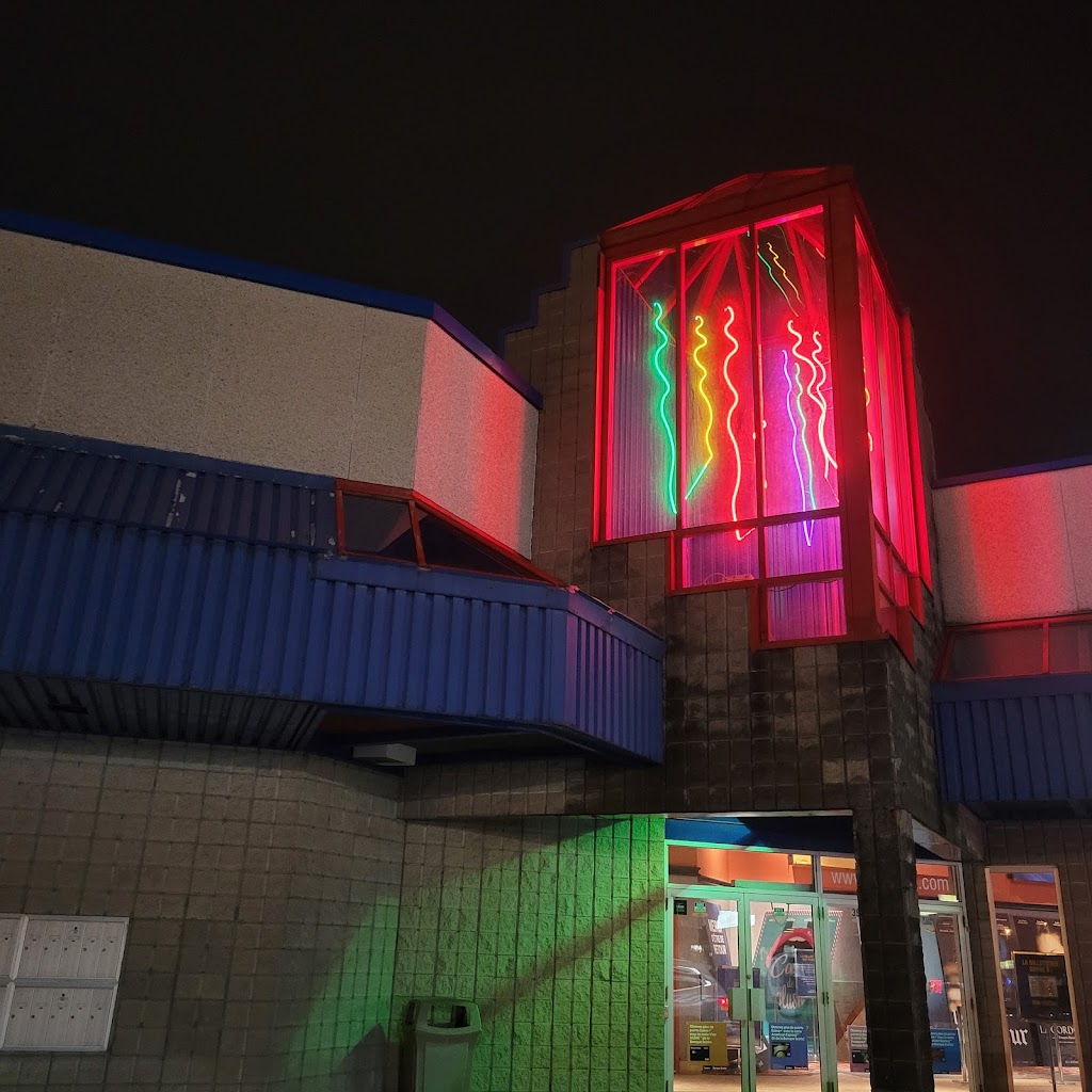 Cinéma Cineplex Odeon Carrefour Dorion | 391 Bd Harwood, Vaudreuil-Dorion, QC J7V 7W1, Canada | Phone: (450) 455-9853