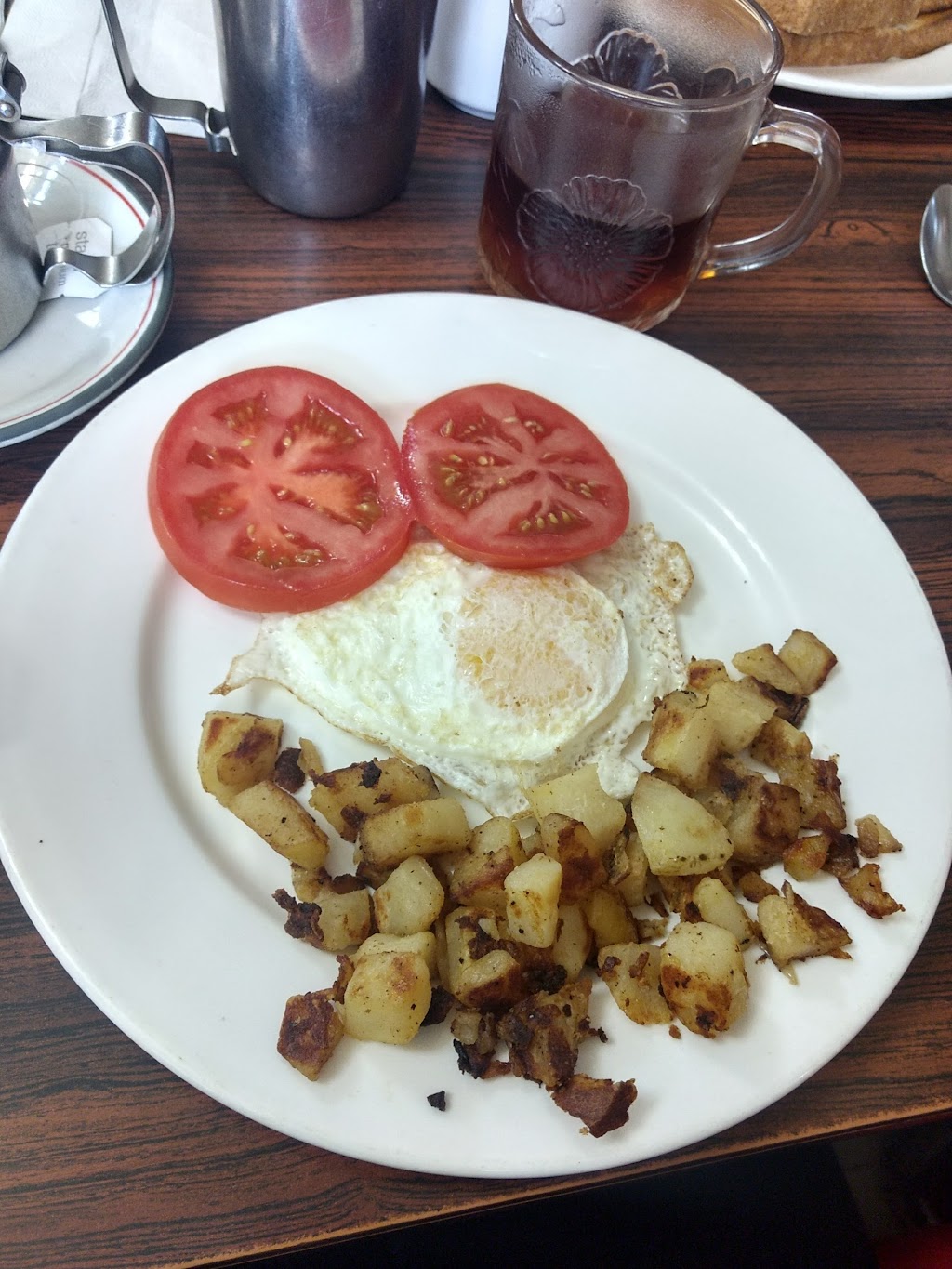 Red Goose Restaurant | 9625 66 Ave NW, Edmonton, AB T6E 0M2, Canada | Phone: (780) 435-8661