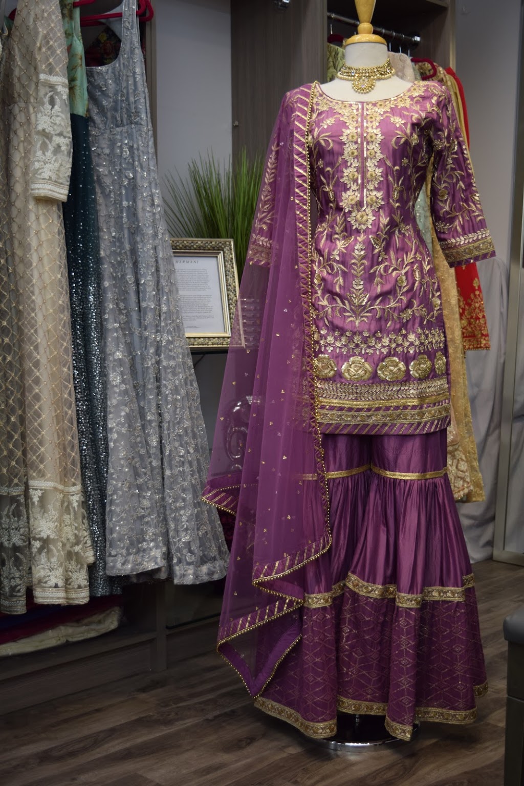 Raja Fashions | 116 Kennedy Rd S, Brampton, ON L6W 3E7, Canada | Phone: (905) 457-9316