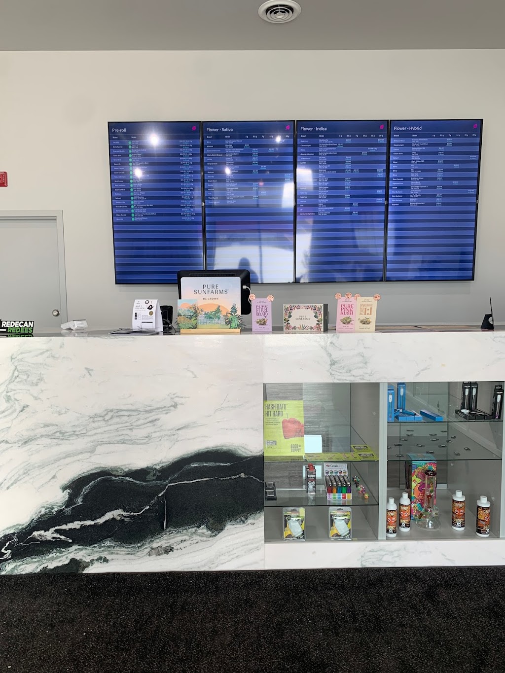 Leaf Life Cannabis - Beacon | 11877 Sarcee Trail NW, Calgary, AB T3R 1W5, Canada | Phone: (587) 317-8233