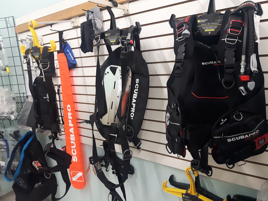 Deans Sport and Dive | 1595 Victoria St N, Kitchener, ON N2B 3E6, Canada | Phone: (519) 742-1230