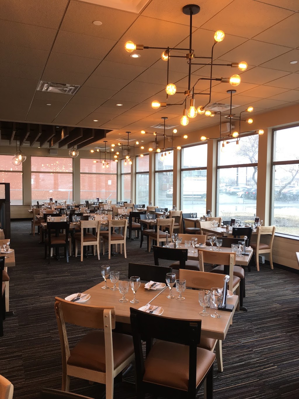 Restaurant Au Vieux Duluth Greenfield Park | 4900 Boulevard Taschereau, Greenfield Park, QC J4V 2J2, Canada | Phone: (450) 676-5956