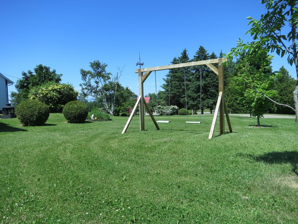 Chalet à louer - La Cavale | 681 Avenue de Gaspé O, Saint-Jean-Port-Joli, QC G0R 3G0, Canada | Phone: (418) 234-2320