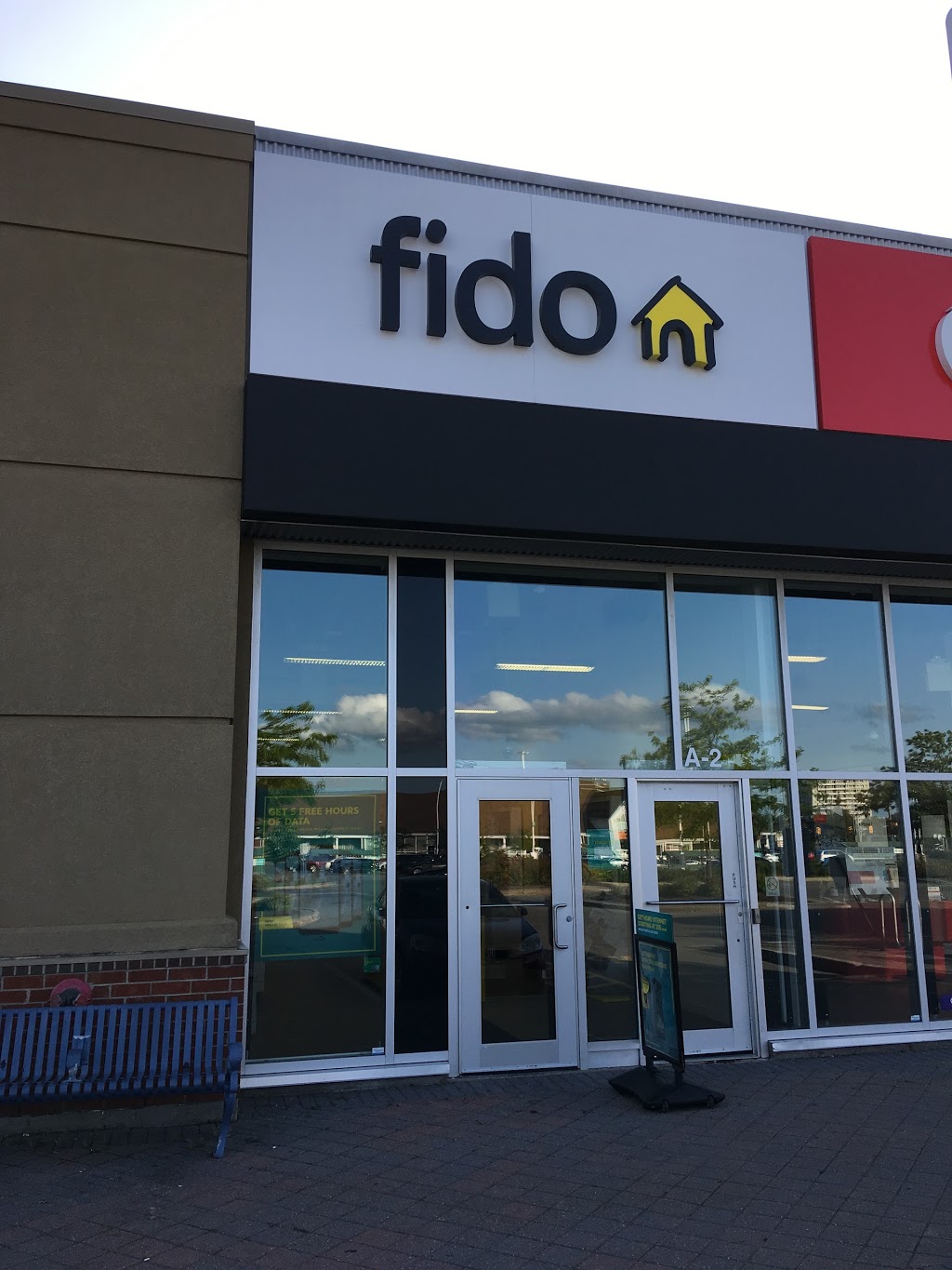 Fido | 1379-A Woodroffe Ave, Nepean, ON K2G 1V7, Canada | Phone: (613) 225-4155