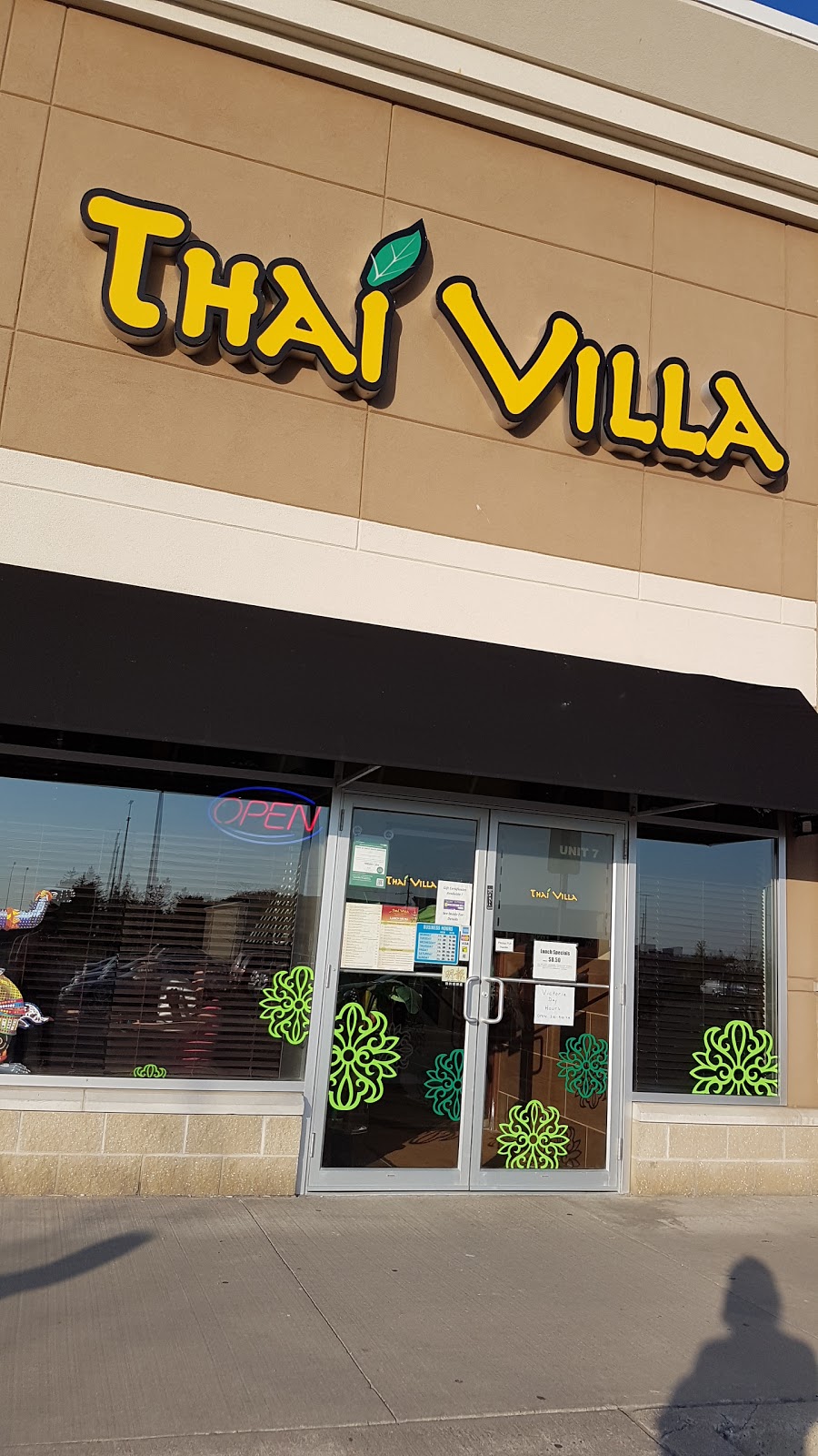 Thai Villa | 1076 Hoover Park Dr, Whitchurch-Stouffville, ON L4A 0K2, Canada | Phone: (905) 642-8298