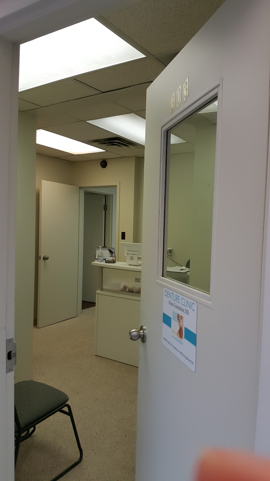 DENTURE CLINIC Alina Fainshtein DD | 107 Holland St E unit 303, Bradford, ON L3Z 2B9, Canada | Phone: (905) 392-1303
