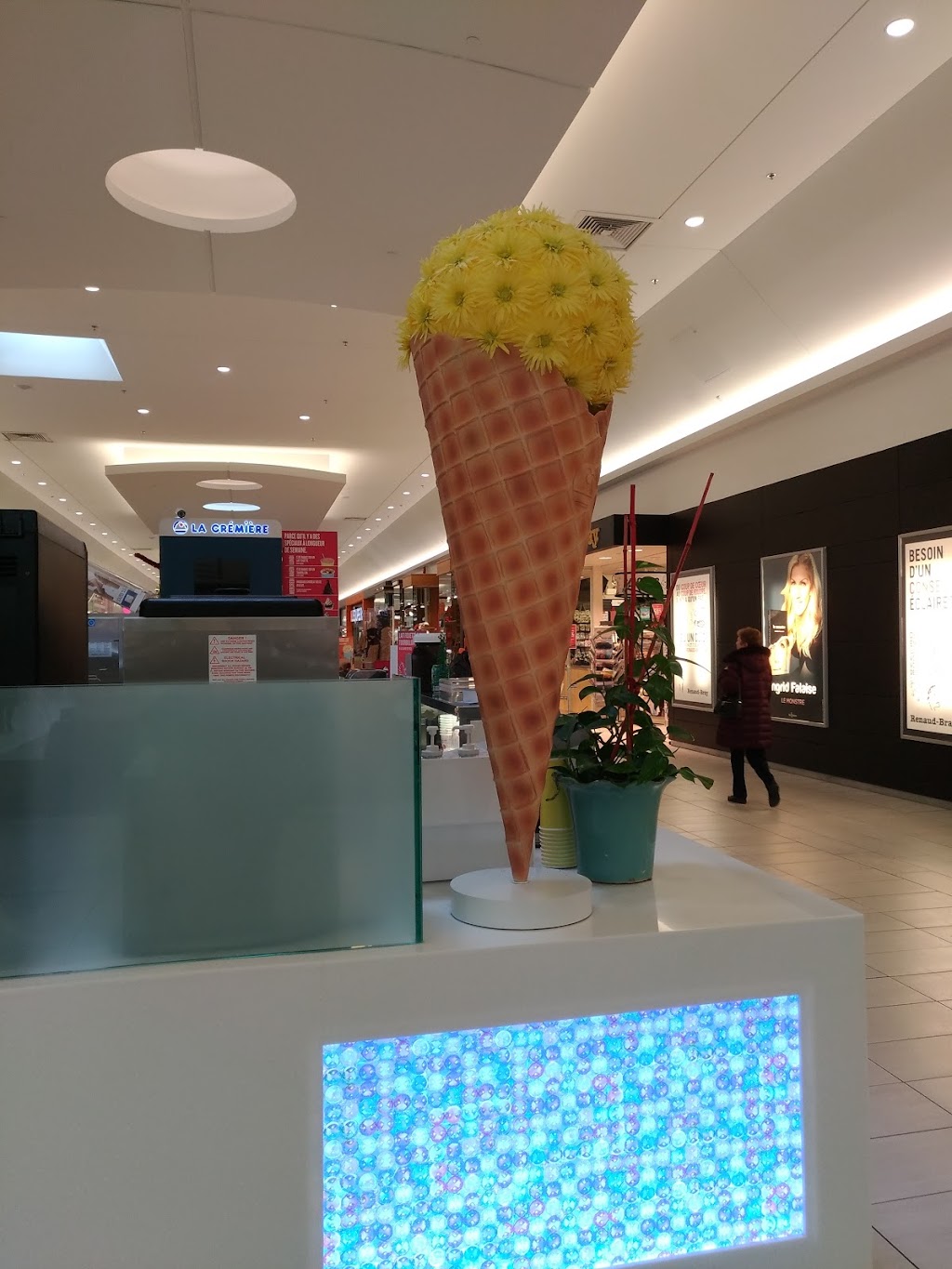 La Crémière | Centre Laval, 1600 Boul. le Corbusier, Laval, QC H7S 1Y9, Canada | Phone: (450) 934-0865
