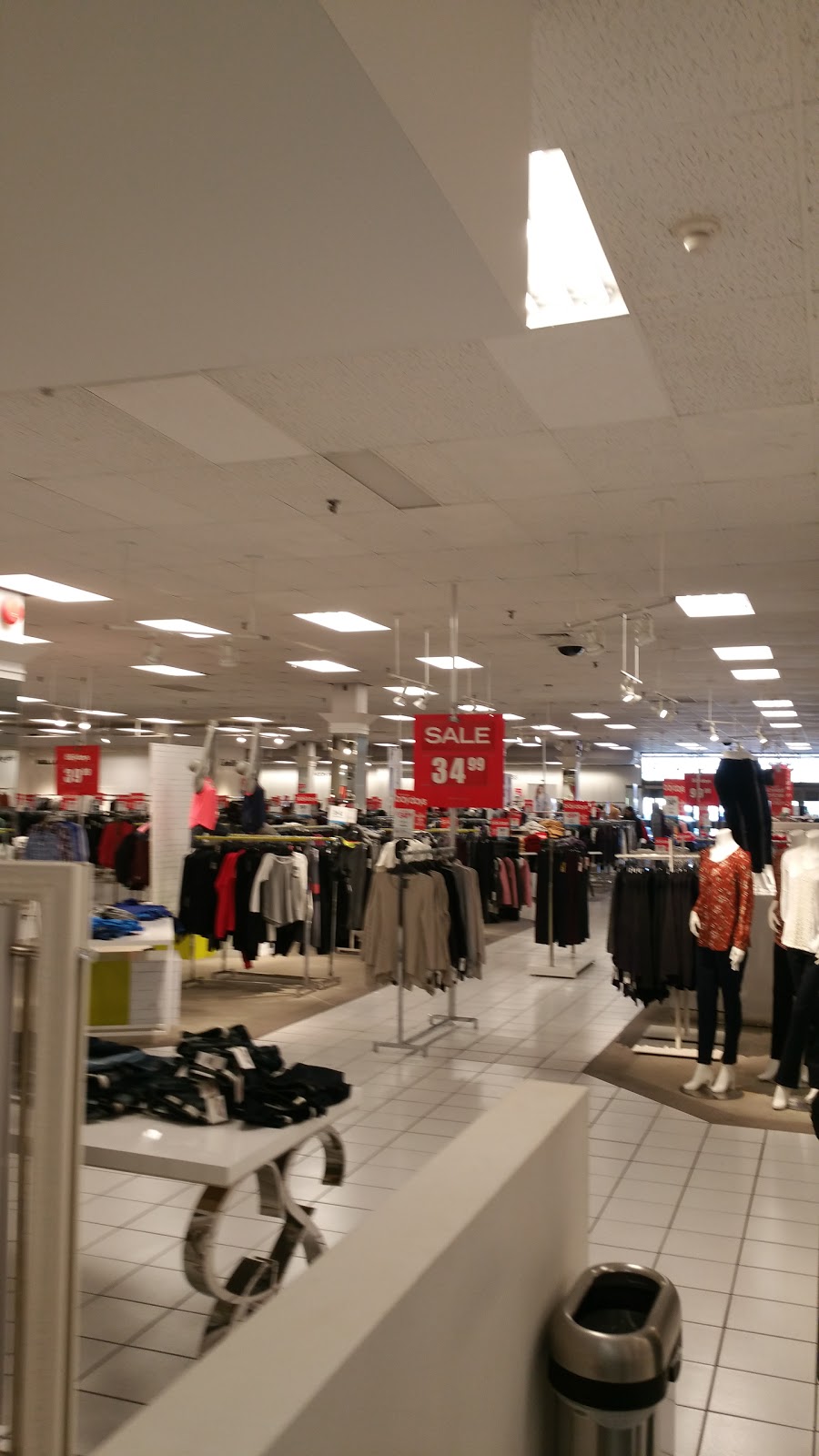 Hudsons Bay | 25 Peel Centre Dr, Brampton, ON L6T 3R5, Canada | Phone: (905) 793-5100