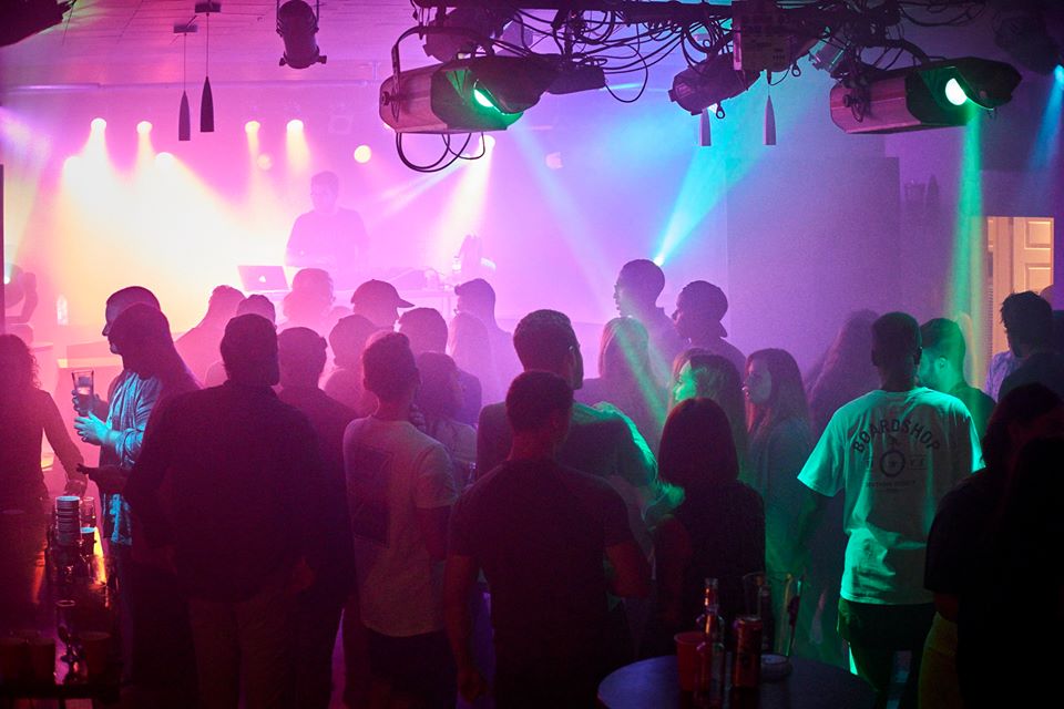 Le Cluster Bar Spectacle | 9320 Bd Guillaume-Couture, Lévis, QC G6V 9R2, Canada | Phone: (418) 833-8549