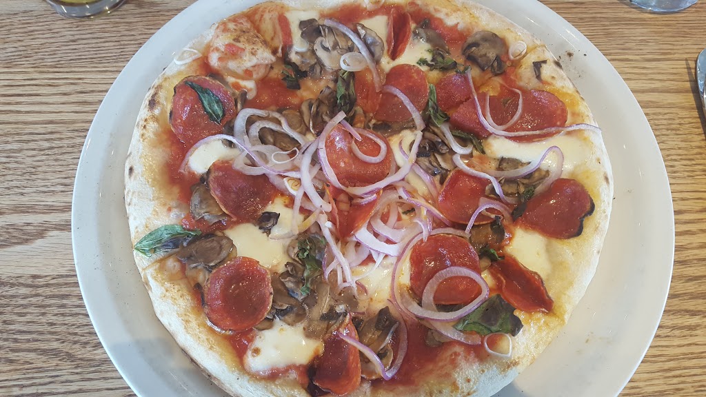 Famoso Neapolitan Pizzeria | 5149 Country Hills Blvd NW # 102, Calgary, AB T3A 5K8, Canada | Phone: (403) 452-5000