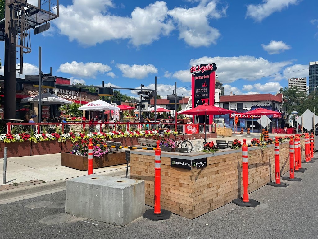 St. Louis Bar & Grill | 2050 Yonge St, Toronto, ON M4S 1Z9, Canada | Phone: (416) 480-0202
