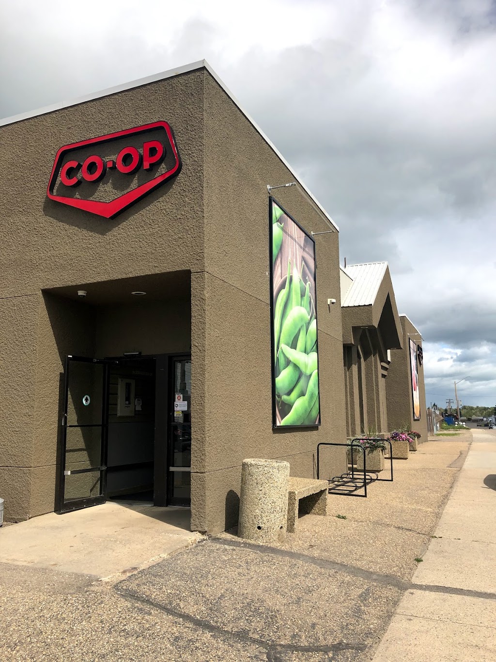 Co-op Food Store | 4924 50 Ave, Eckville, AB T0M 0X0, Canada | Phone: (403) 746-2102
