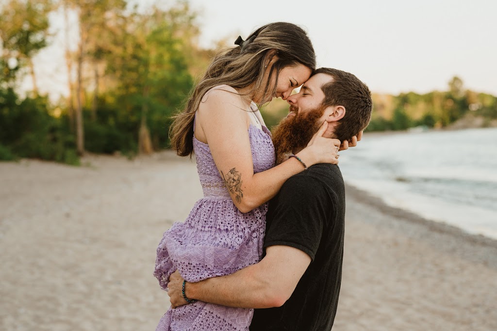 Chelsey Cunningham Photography | 264 Elizabeth St, Oshawa, ON L1J 5S4, Canada | Phone: (905) 706-1753