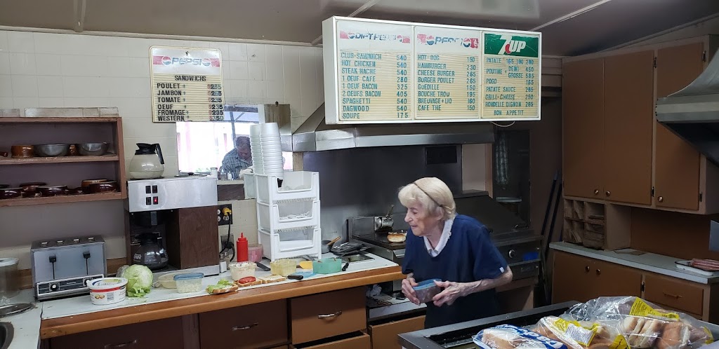Cantine Chez Nous Enr | 15385 Av St-Louis, Saint-Hyacinthe, QC J2T 3E5, Canada | Phone: (450) 773-7344